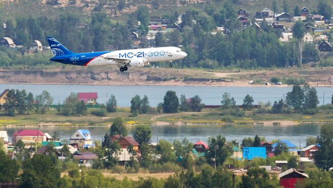 Первый полет нового российского пассажирского самолета МС-21