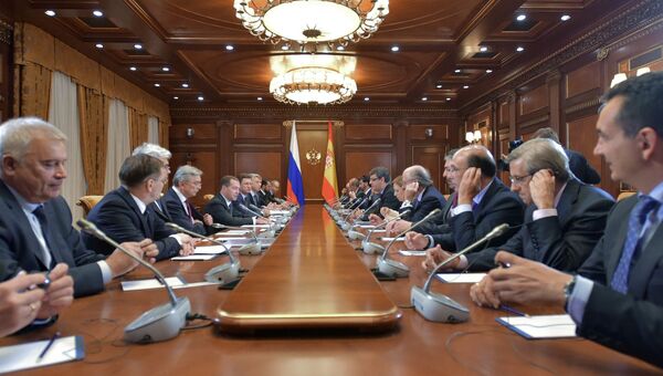 Во время встречи с представителями российских и испанских деловых кругов. Архивное фото