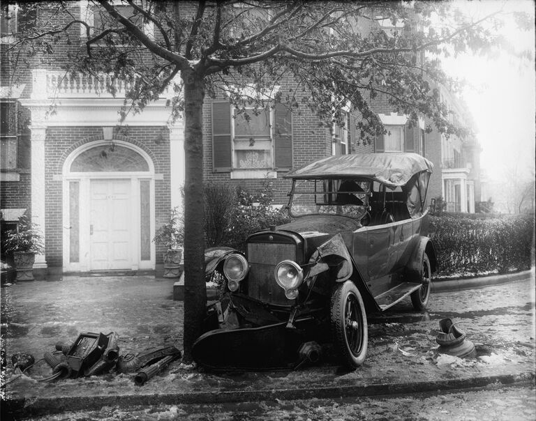 Автомобильная авария, произошедшая в период между 1920 и 1921 годами в США Автомобильная авария, произошедшая в период между 1920 и 1921 годами в США