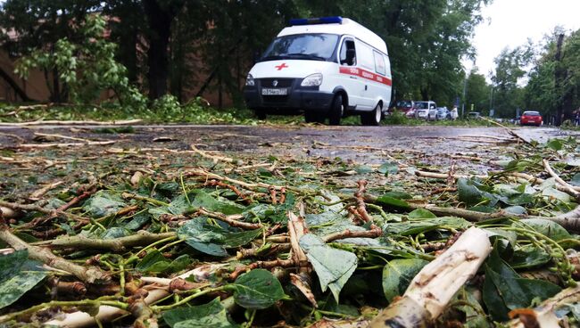 Автомобиль скорой помощи на одной из улиц Москвы