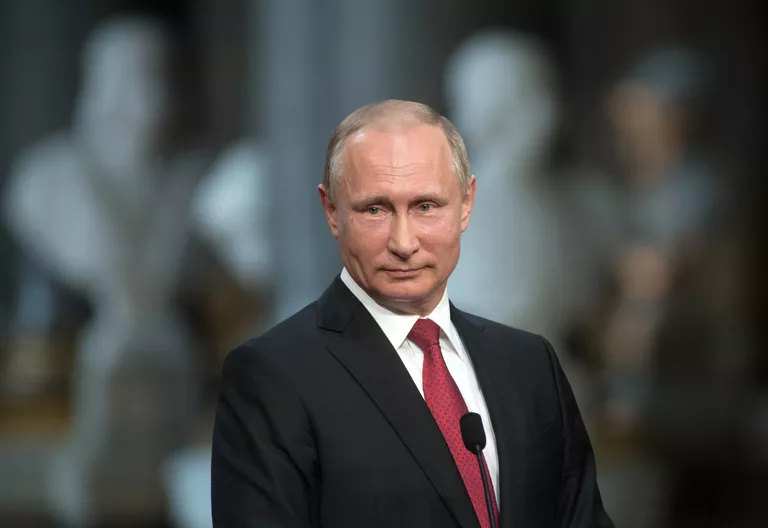 Владимир Путин во время совместной пресс-конференции по итогам российско-французских переговоров в Версальском дворце. 29 мая 2017 Владимир Путин во время совместной пресс-конференции по итогам российско-французских переговоров в Версальском дворце. 29 мая 2017
