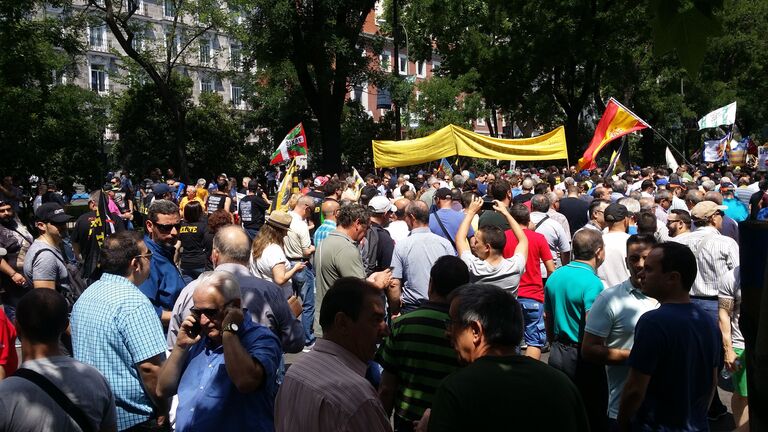 Митинг таксистов против сети Uber в Испании Митинг таксистов против сети Uber в Испании
