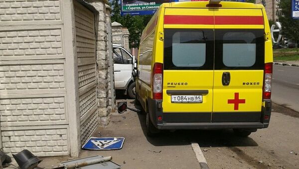 ДТП с участием автомобиля скорой помощи в Саратове. 30 мая 2017