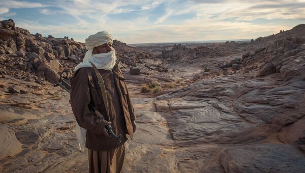 Представитель племени туарегов в горном районе Ливии. Архивное фото