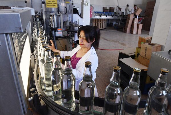 Государственный завод по производству арака и вина в городе Сувейда