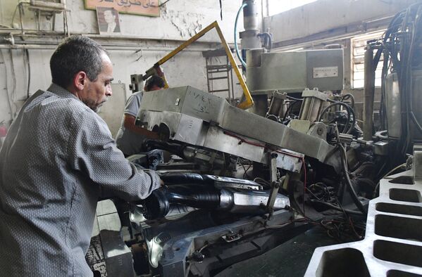 Государственный завод по изготовлению изделий из полимеров на востоке Дамаска в районе Баб аль Шарки