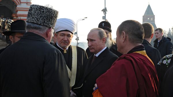 Путин общается с главами традиционных религиозных конфессий. Архивное фото