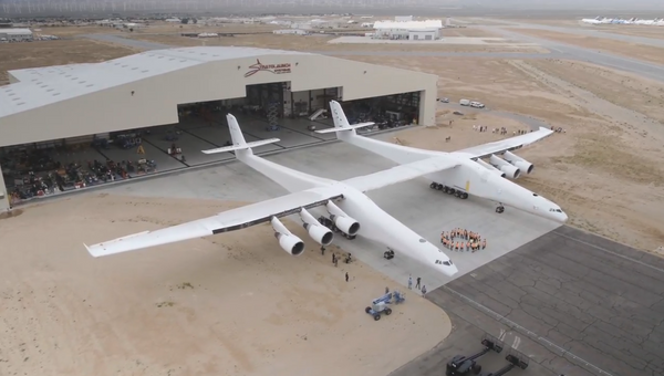 230 тонн и  113 метров: самый большой транспортный самолет в мире
