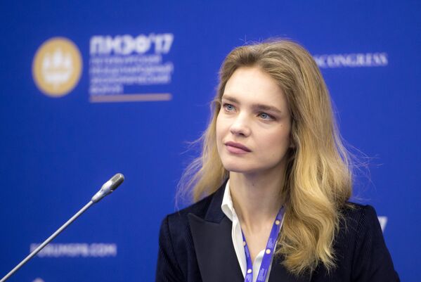 Основатель Фонда Обнаженные сердца, посол чемпионата мира-2018 Наталья Водянова на панельной сессии Экономика спорта: эффективное сотрудничество государства, медиа и бизнеса в преддверии ЧМ-2018 в рамках Санкт-Петербургского международного экономического форума 2017 Основатель Фонда Обнаженные сердца, посол чемпионата мира-2018 Наталья Водянова на панельной сессии Экономика спорта: эффективное сотрудничество государства, медиа и бизнеса в преддверии ЧМ-2018 в рамках Санкт-Петербургского международного экономического форума 2017