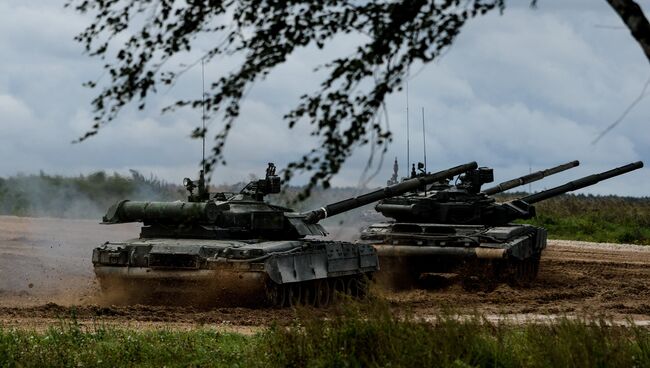 Военная техника на полигоне Алабино. Архивное фото