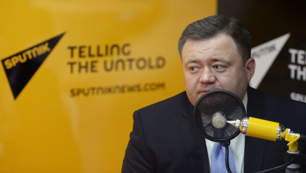 Генеральный директор АО Российский экспортный центр Петр Фрадков во время интервью радио Sputnik на Санкт-Петербургском международном экономическом форуме 2017