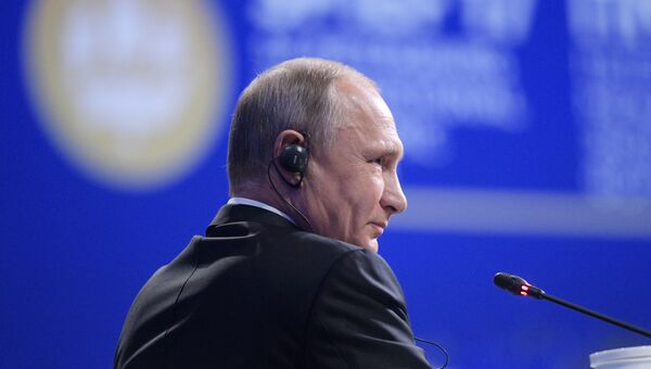Президент РФ Владимир Путин на пленарном заседании ПМЭФ-2017