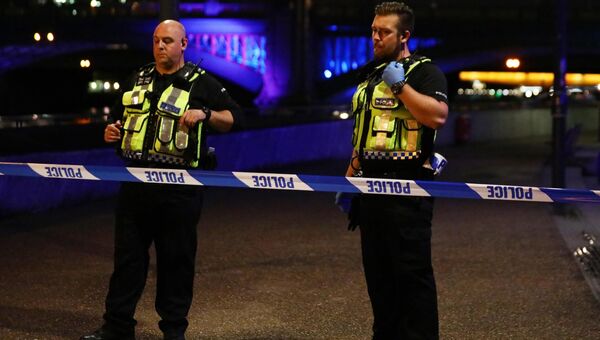 Полиция на месте происшествия на Лондонском мосту. 3 июня 2017