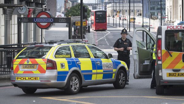 Полицейский кордон на южной стороне Лондонского моста после теракта в ночь на 4 июня. Архивное фото