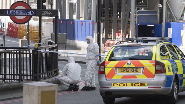 Судебные криминалисты на южной стороне Лондонского моста после теракта в ночь на 4 июня