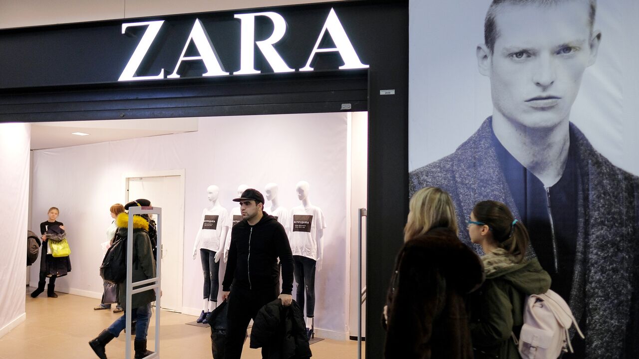 В магазине Zara в Сочи выстроились очереди - РИА Новости, 05.03.2022