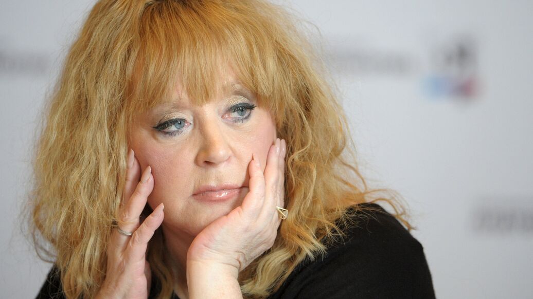 Суд отказался рассматривать иски к Пугачевой