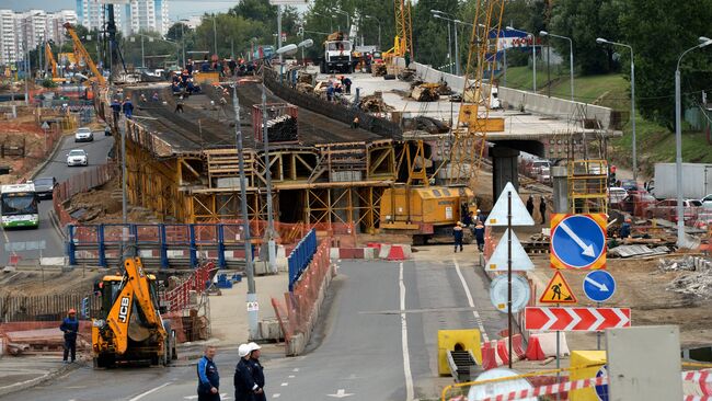 Строительство автомобильной развязки в Москве. Архивное фото