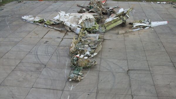 Обломки польского правительственного самолета Ту-154  разбившегося под Смоленском в 2010 году. Архивное фото