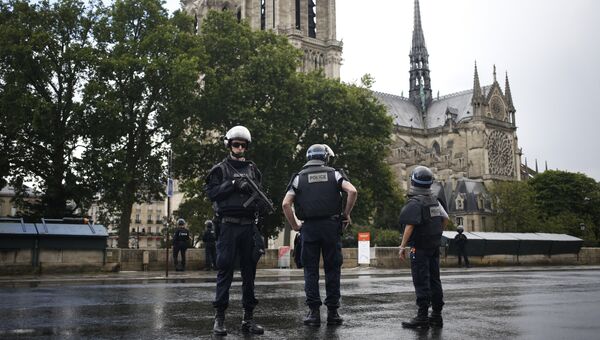 Французские полицейские. Архивное фото