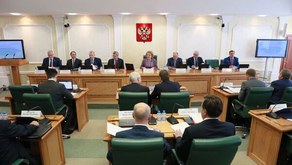 Слушания на тему Предотвращение вмешательства во внутренние дела РФ в Совете Федерации в Москве. 7 июня 2017