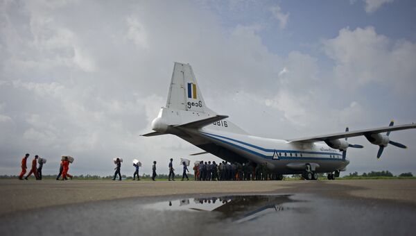 Транспортный самолет Shaanxi Y-8 ВВС Мьянмы. Архивное фото