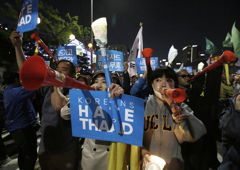 Митинг против развертывания американской системы THAAD в Сеуле, Южная Корея. 29 апреля 2017