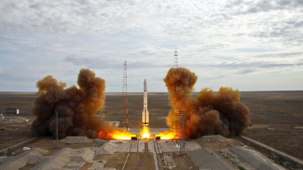 Старт ракеты-носителя Протон-М с Байконура. 8 июня 2017