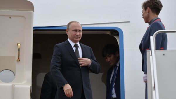 Президент РФ Владимир Путин прибыл в аэропорту Астаны. 8 июня 2017