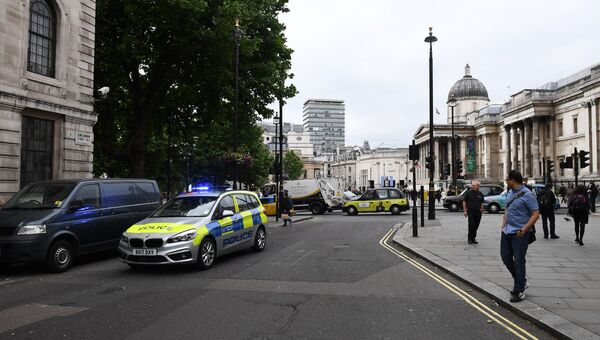 Полицейский автомобиль рядом с Трафальгарской площадью в Лондоне. 8 июня 2017