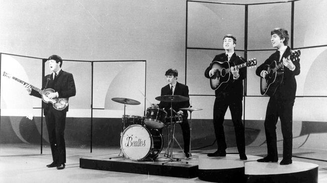 Британская группа The Beatles во время репетиции в студии в Лондоне. 1963 год 