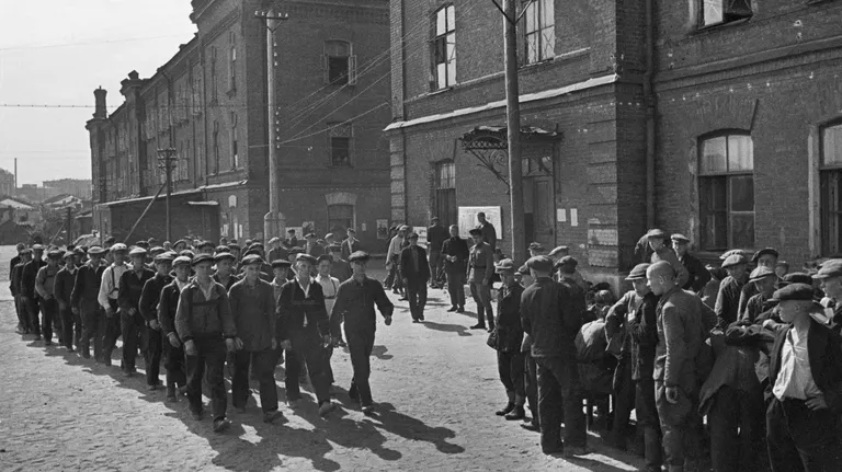Мобилизация. Новобранцы. Москва, 23 июня 1941 года Мобилизация. Новобранцы. Москва, 23 июня 1941 года