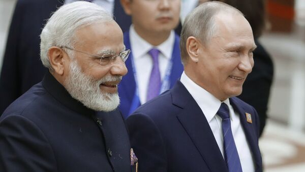 Президент РФ Владимир Путин и премьер-министр Индии Нарендра Моди. Архивное фото