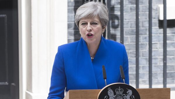 Премьер-министр Великобритании Тереза Мэй выступает у официальной резиденции на Даунинг стрит в Лондоне. Архивное фото