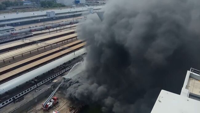 Пожар рядом с площадью Киевского вокзала в Москве. Съемка очевидца