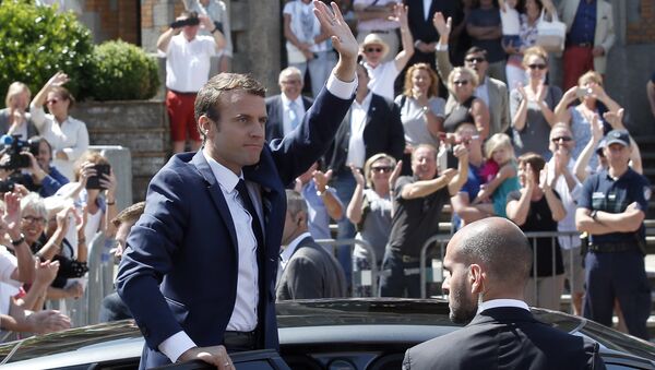 Центристское движение Вперед, республика президента Франции Эммануэля Макрона лидирует на выборах в Национальное собрание (нижняя палата парламента)