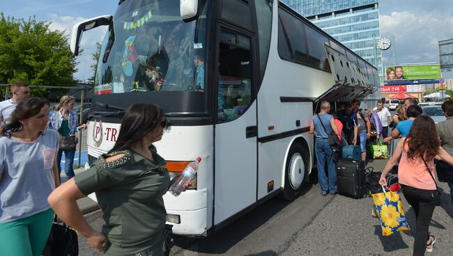 Автобус Черновцы - Варшава на Западном автовокзале польской столицы. С 11 мая украинские граждане могут без виз путешествовать в страны Шенгенской зоны