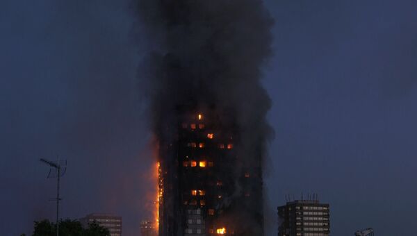 Мощный пожар в 24-этажном жилом доме в Лондоне