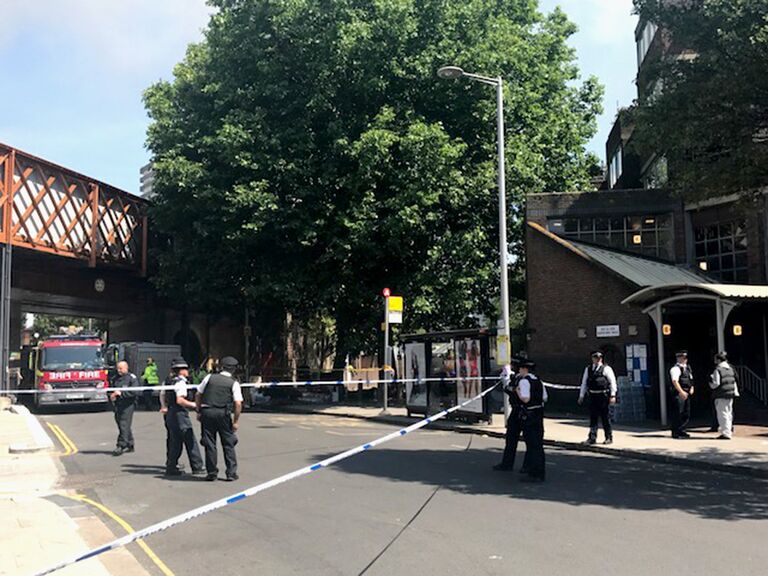 Пожар в 24-этажном жилом доме Grenfell Tower в Лондоне Пожар в 24-этажном жилом доме Grenfell Tower в Лондоне