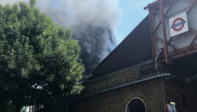 Пожар в 24-этажном жилом доме Grenfell Tower в Лондоне