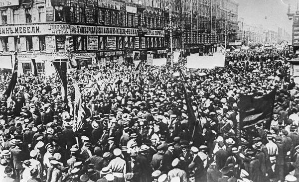 Демонстрация трудящихся Петрограда. 1917 год