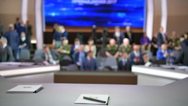 Перед началом ежегодной специальной программы Прямая линия с Владимиром Путиным. 15 июня 2017