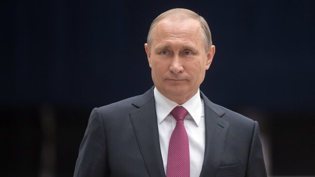 Президент РФ Владимир Путин отвечает на вопросы журналистов после ежегодной Прямой линии в Гостином дворе. 15 июня 2017