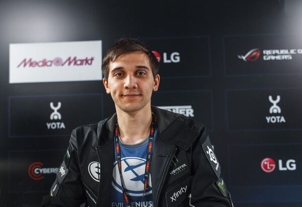 Артур Arteezy Бабаев Артур Arteezy Бабаев