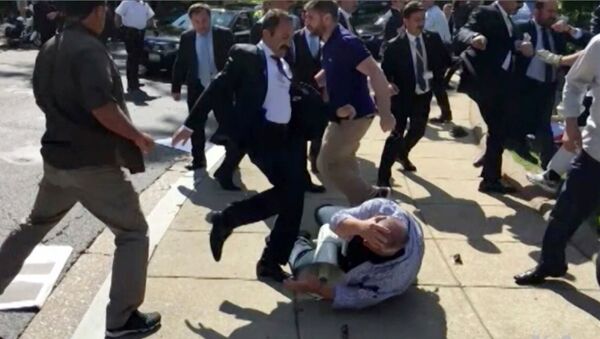 Беспорядки с участием представителей службы охраны президента Турции Тайипа Эрдогана в Вашингтоне