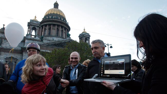 Лагерь протестующих на Исаакиевской площади в Санкт-Петербурге