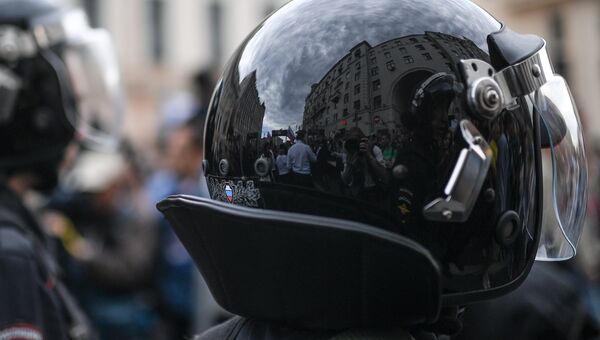 Полицейские на Тверской улице в Москве во время несанкционированной акции. Архивное фото