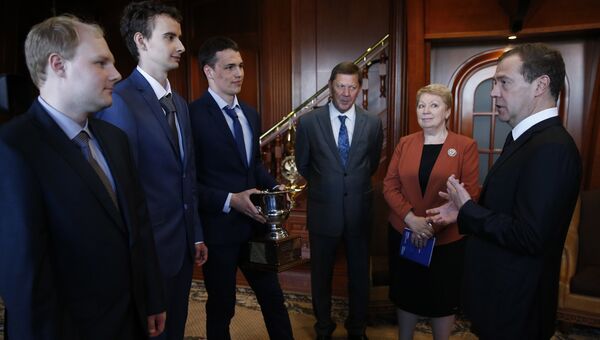 Председатель правительства РФ Дмитрий Медведев во время встречи со студентами Санкт-Петербургского национального ИТМО. 16 июня 2017