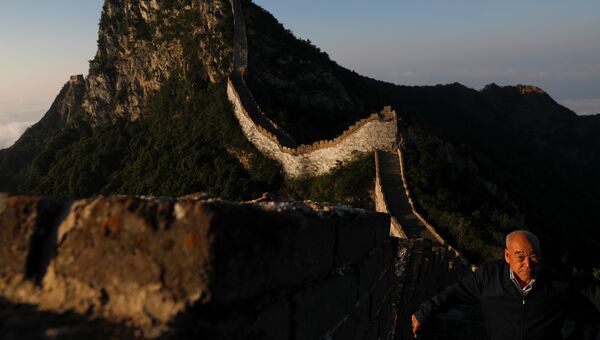 Инженер, отвечающий за проект реконструкции участка Великой Китайской стены