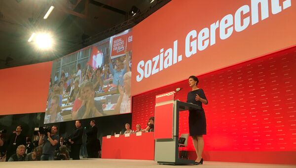 Лидер левой партии Германии Сара Вагенкнехт во время выступления в Гановере. 11 июня 2017